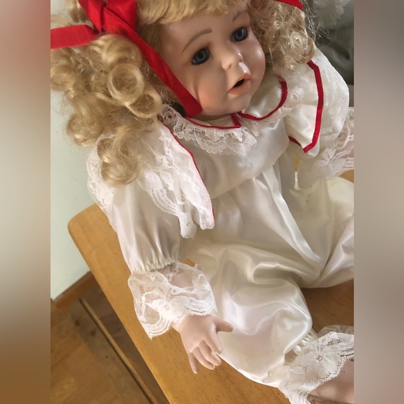 Christmas Around The World Porcelain Blonde Curly Haired Doll 14” h x 10” w - Picture 4 of 6